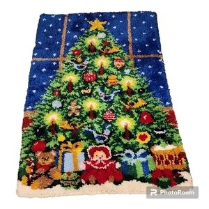 Herrschners Christmas Tree with Presents Latch Hook Rug Tapestry Completed